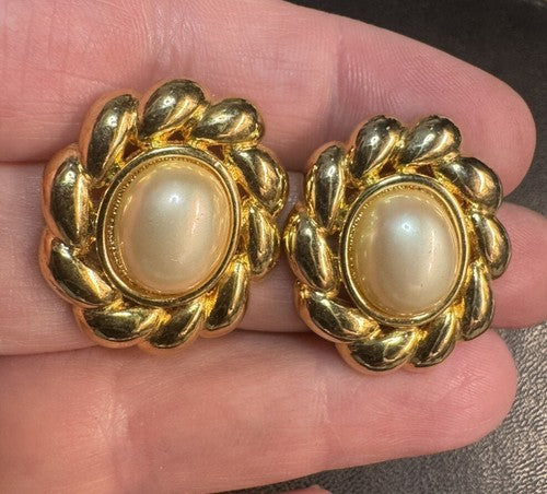 VINTAGE MARVELLA GOLD AND PEARL PIERCED EARRINGS