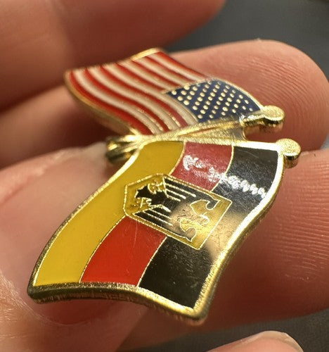 VTG Lapel Pinback Hat Pin Gold Tone American Germany Frendship Flag Pin 
