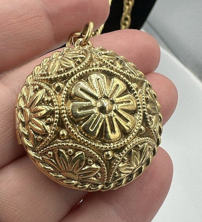 1928 Layered Domed Pendant Necklace With Locket