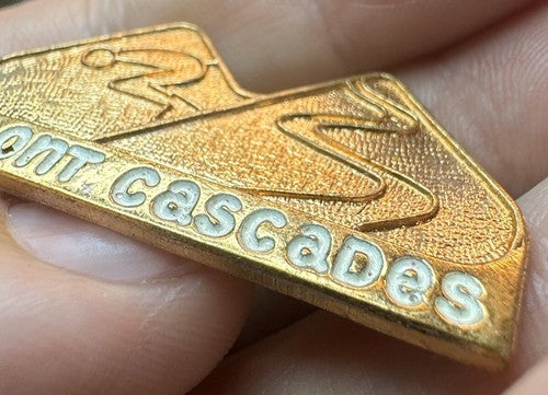 Vintage Mont Cascades Ski Resort Lapel Pin Cantley Quebec Skiing