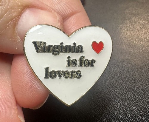 Virginia Is For Lovers Collectible Pin Hat Lapel Souvenir Excellent Condition