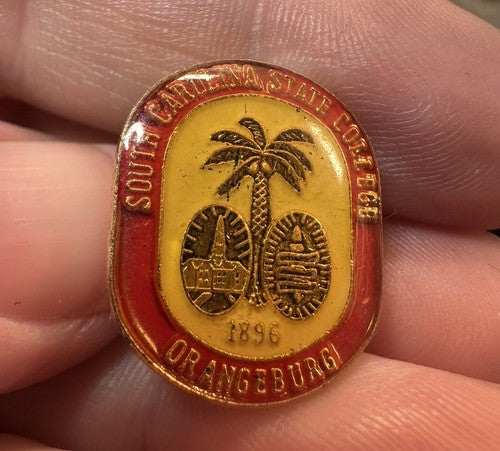 VINTAGE SOUTH CAROLINA STATE COLLEGE ORANGEBURG LAPEL HAT PIN