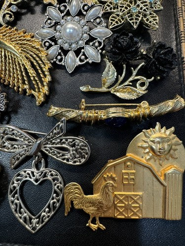 27 Vintage & Modern Mixed Theme Brooch/Pin Lot Cabochon Rhinestone