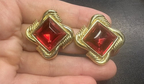 Vintage Signed TRIFARI Statement Gold Tone Red Stone Clip On Earrings