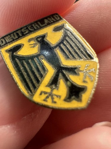 Deutschland Germany Coat of Arms Travel Souvenir Lapel Pin
