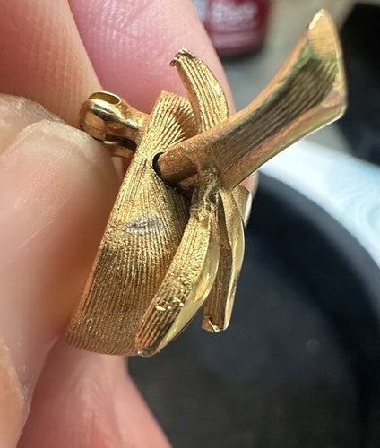 Crown Trifari Strawberry Brooch Textured Gold Tone Tiny 1" Pin