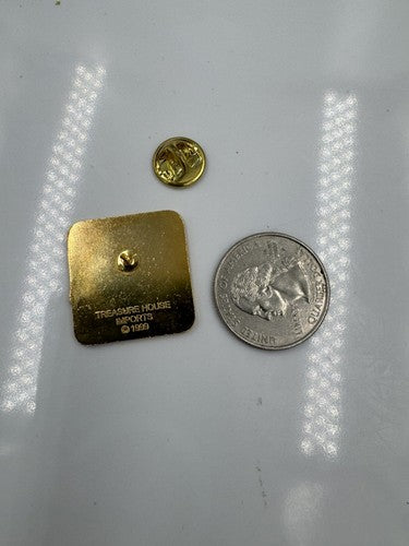 1999 VTG Sulphur Mountain Gondola Banff Canada Souvenir Lapel Pin