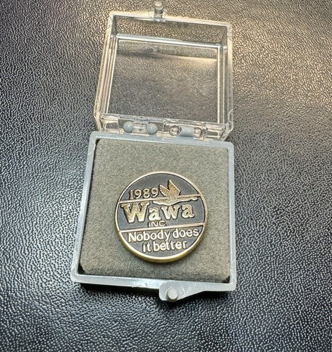 RARE Wawa Employee Pin Logo Lapel Pin NOBODY DOES IT BETTER 1989 1/10 10k