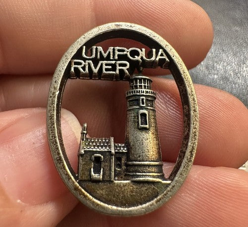 Vintage Umpqua River Lighthouse Winchester Bay Oregon Lapel Pin Souvenir