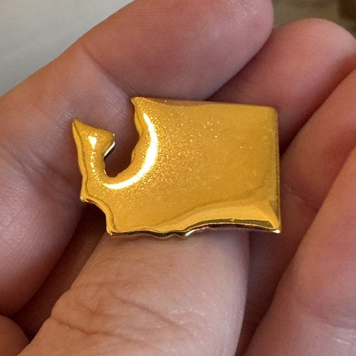 Washington State Shaped Gold Tone Pin Travel Souvenir Brooch