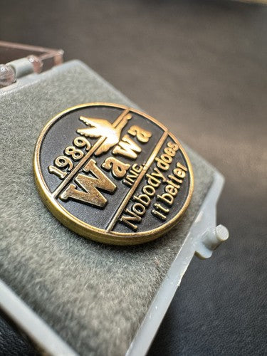 RARE Wawa Employee Pin Logo Lapel Pin NOBODY DOES IT BETTER 1989 1/10 10k