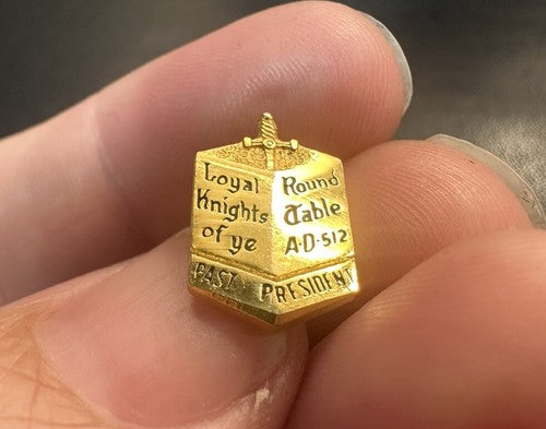 Vintage Loyal Knights of YE Round Table A.D. 512 Past President Lapel Pin