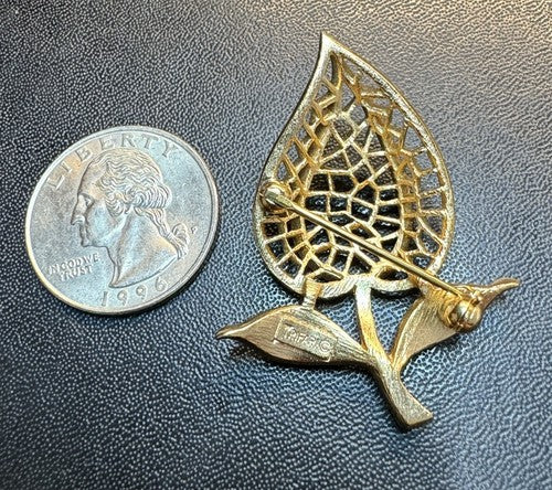 VINTAGE SIGNED CROWN TRIFARI Large 1.75" LEAF BROOCH / PIN GOLD TONE EUC