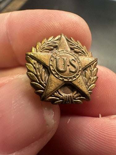 Antique WWI Era United States Mililtary Honorable Discharge Collar Pin