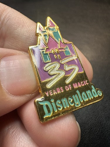 1990 Disney DLR Disneyland 35 Years Of Magic Sleeping Beauty's Castle Pin