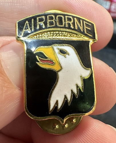 VTG NOS 101st Airborne Division Lapel Pin Badge Screaming Eagles Tie Tack