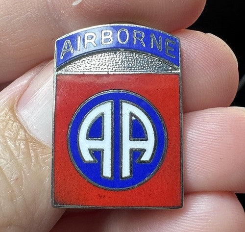 VTG US ARMY 82ND AIRBORNE DIVISION ENAMEL LAPEL PIN TIE TACK NEW OLD STOCK