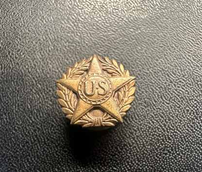 Antique WWI Era United States Mililtary Honorable Discharge Collar Pin