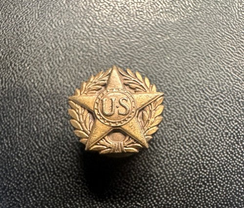 Antique WWI Era United States Mililtary Honorable Discharge Collar Pin
