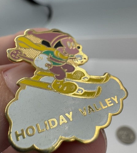 Ellicottville NY HOLIDAY VALLEY Minnie Mouse Vintage Ski Pin Disney WNY