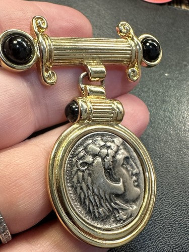 VINTAGE GOLD TONE ANCIENT COIN BAR DANGLE ENHANCER BROOCH PIN 2" NEW