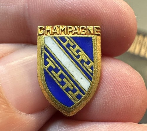 VINTAGE CHAMPAGNE CREST INSIGNIA BADGE FRANCE PIN
