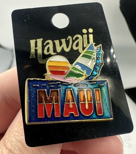 Vintage NWT Maui Outrigger Canoe Sailboat Hawaii Scenic Travel Souvenir Pin