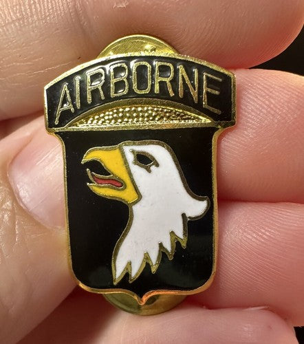 VTG NOS 101st Airborne Division Lapel Pin Badge Screaming Eagles Tie Tack
