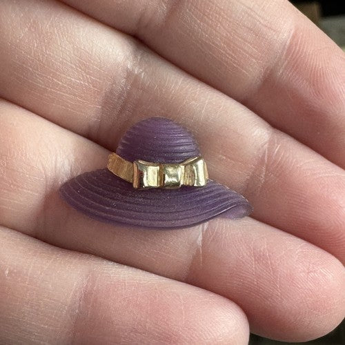 AVON Garden Party Pin Purple Sunhat Gold Tone Bow Lapel Hat Easter Bonnet