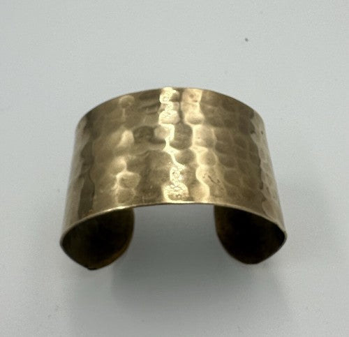 Vintage 1.5” 80s Hammered Brass Disco Dance Hippie Chic 70s Cuff Bracelet