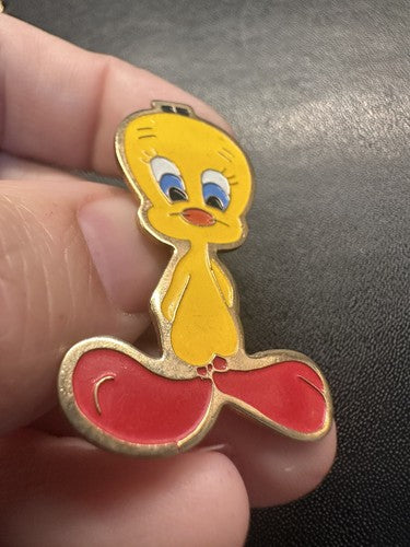 1979 Tweety Bird Warner Brothers Lapel Pin