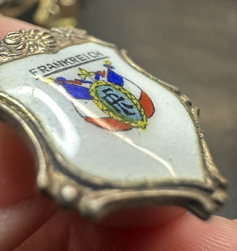 Frankreich France Red White Blue Coat Of Arms Lapel Hat Travel Pin