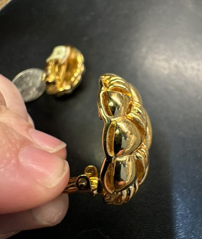 Vintage Ciner Huge Shiny Gold Plated Run Way Statement Clip On Earrings