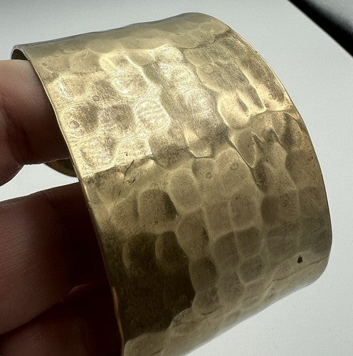 Vintage 1.5” 80s Hammered Brass Disco Dance Hippie Chic 70s Cuff Bracelet