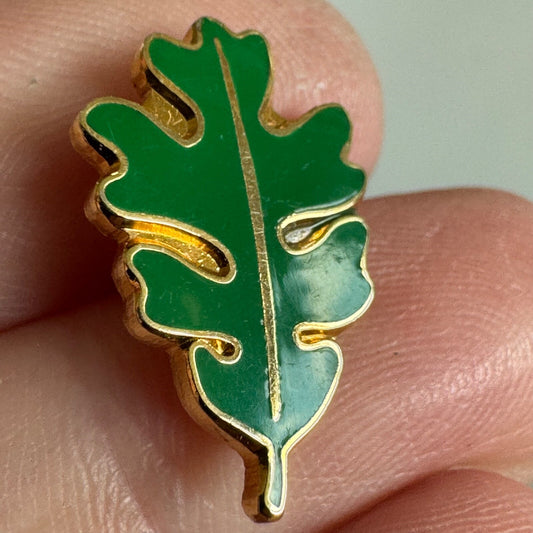 Nature Conservancy Green Oak Leaf Pin – Enamel Nature Foliage Tie Tack