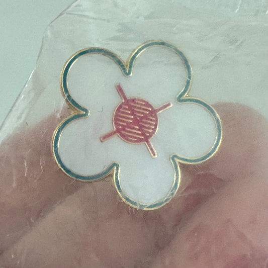 2017 Supreme Flower Lapel Pin New in Packagen SS17