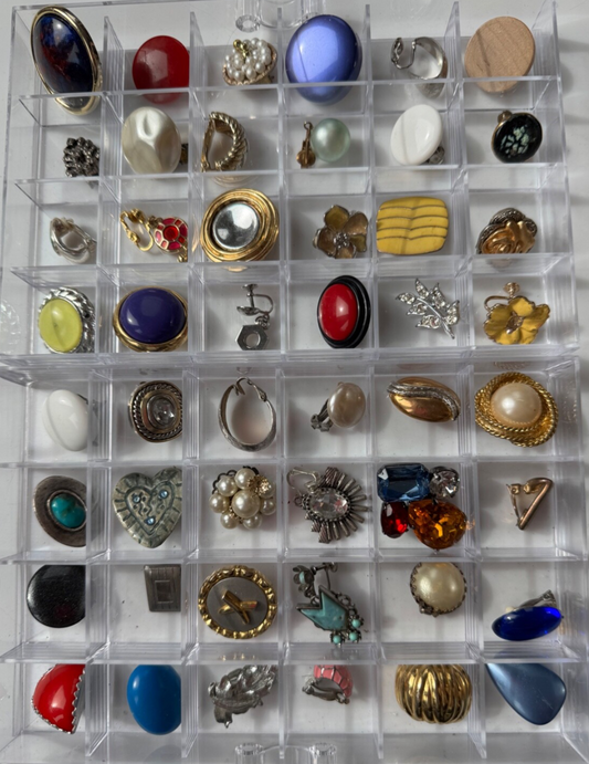 Vintage Signed & Unsigned SINGLE Clip-On Earrings Jewelry Lot Crafts/Wear 48pcs