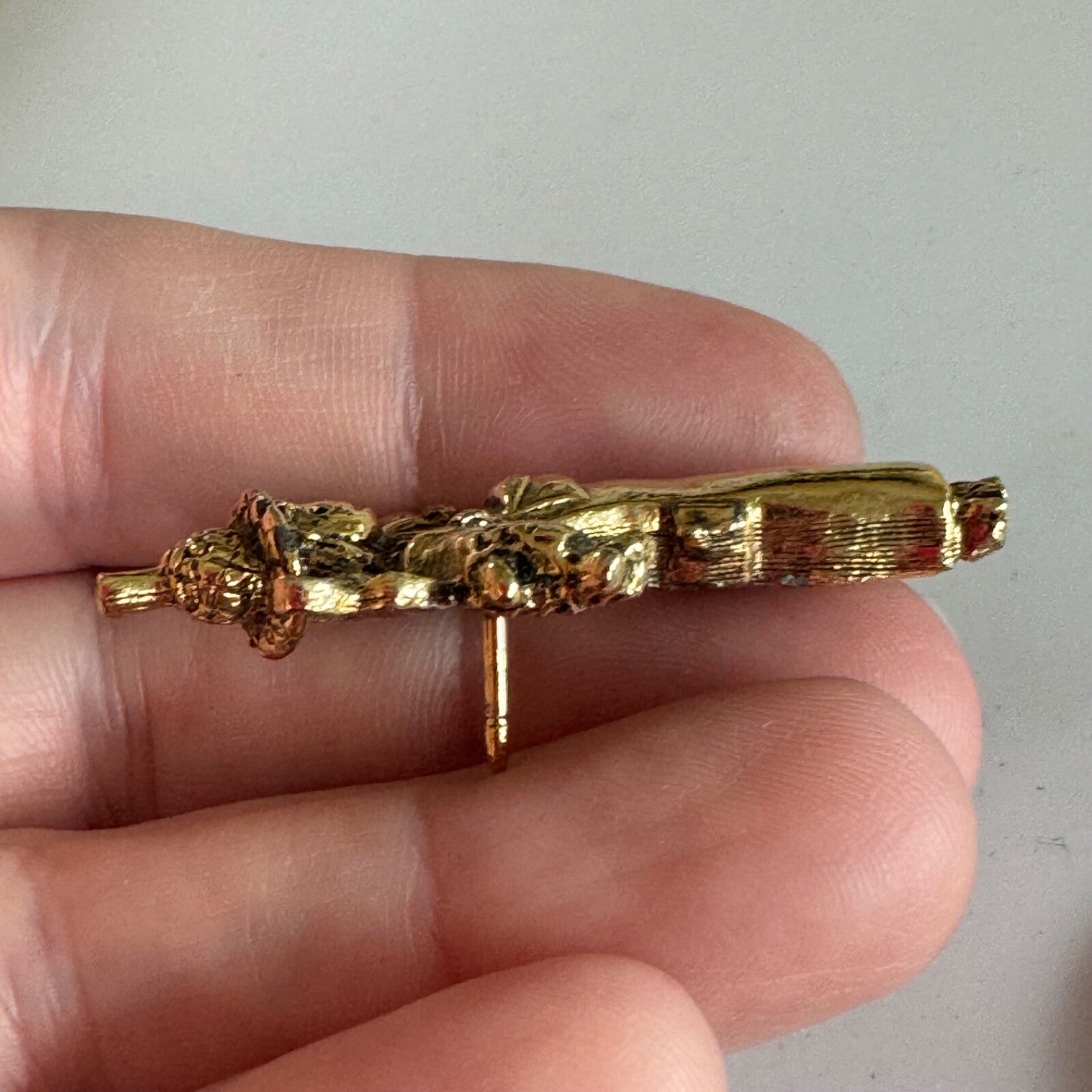 Vintage Gold Tone Scarecrow Pin Autumn Harvest Halloween Jewelry 