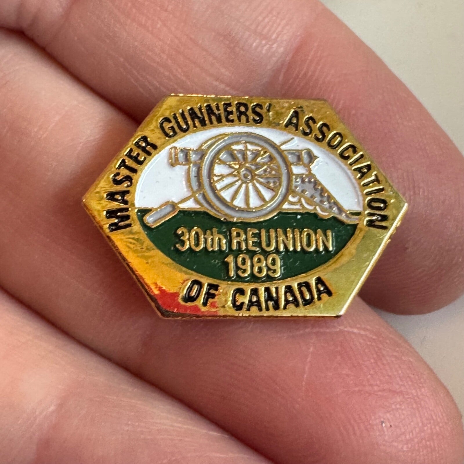 Vintage Master Gunners' Association of Canada 30th Reunion 1989 Lapel Pin 