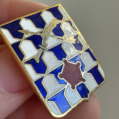 16th Infantry Regiment U.S. Army DUI Pin – Crossed Scimitar & Arrow
