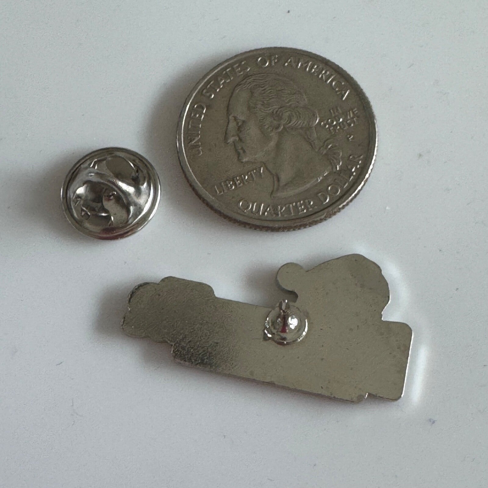 2009 Bentleyville Bayfront Lapel Pin Duluth Minnesota Christmas Santa