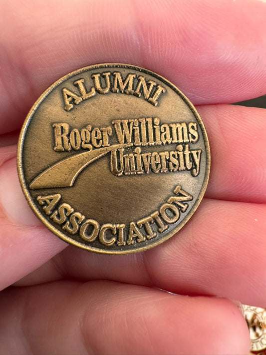 Roger Williams University Alumni Association Pin