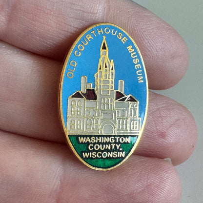 Vintage Old Courthouse Museum Washington County Wisconsin Lapel Pin 