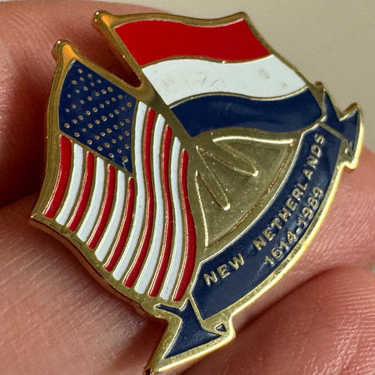 New Netherlands USA–Netherlands Friendship Flags Pin 1614–1989