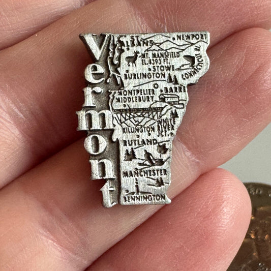 Vintage Vermont Pewter State Map Lapel Pin Souvenir Tourist Eastern Illustrating