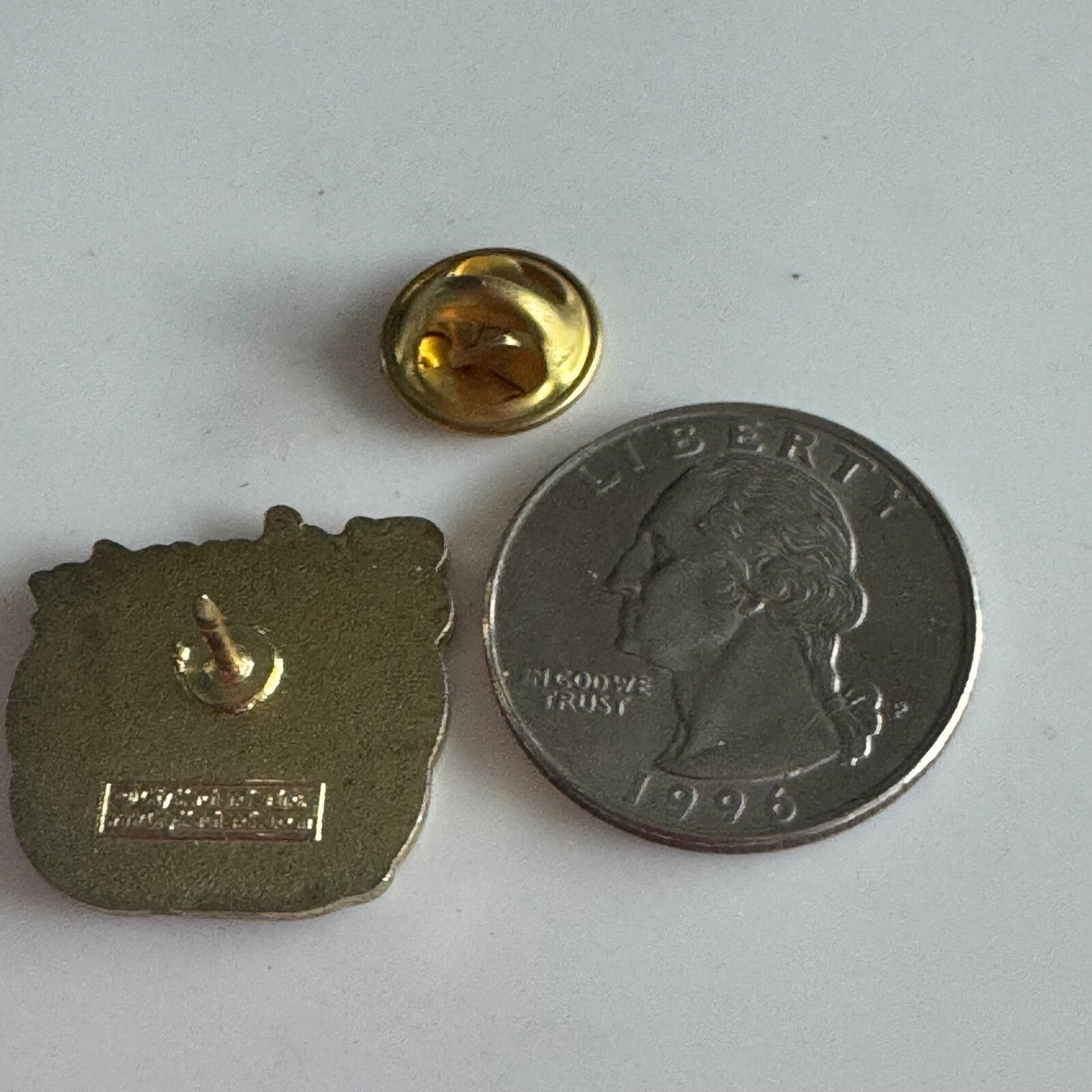 Vintage Atlanta Georgia Peaches Peach Souvenir Tourist Lapel Pin