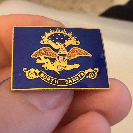 Vintage North Dakota State Flag Enamel lapel Pin Nice!