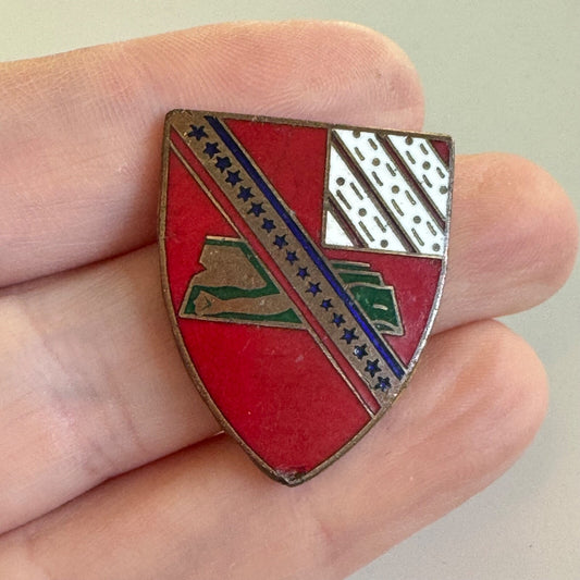 Vtg Japan Made 17th Field Artillery U.S. Army DUI Pin