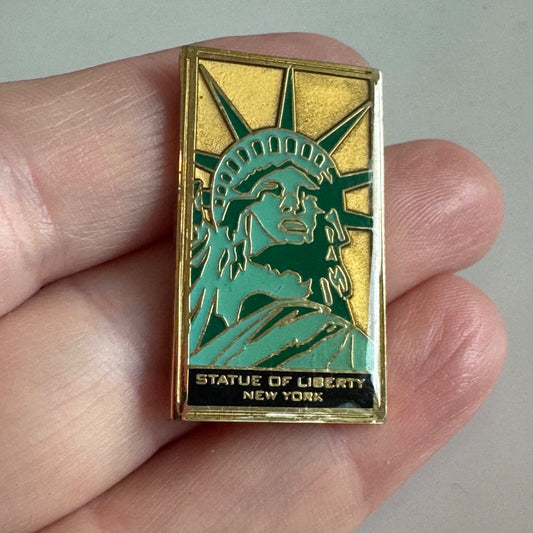 Vintage Statue of Liberty Enamel Lapel Pin Souvenir Tourist PD
