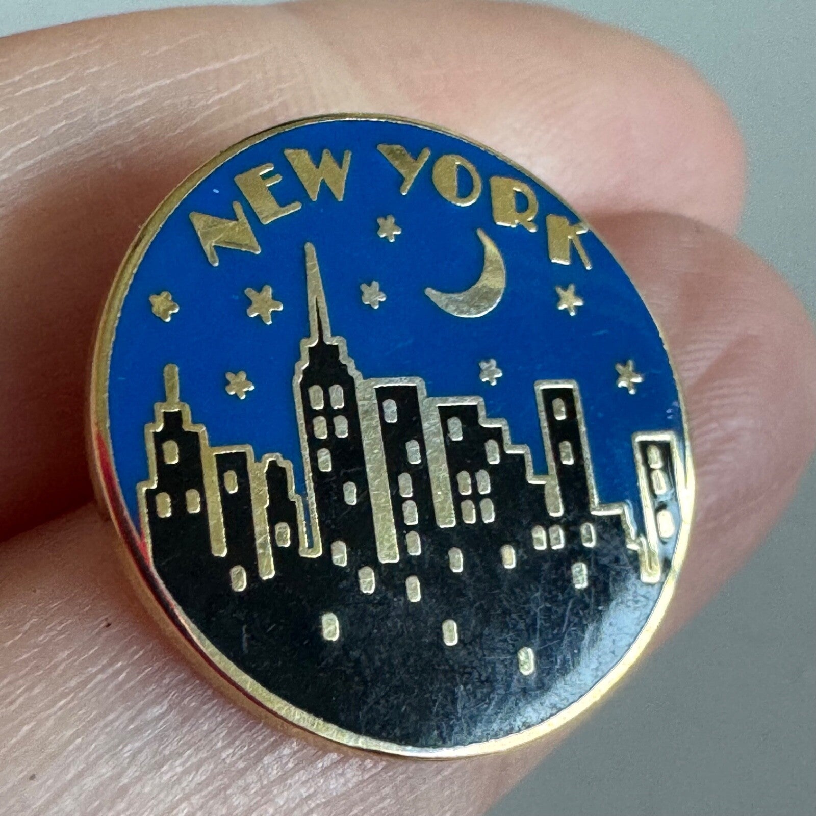 Vintage Small New York City Skyline Lapel Pin – New York, USA